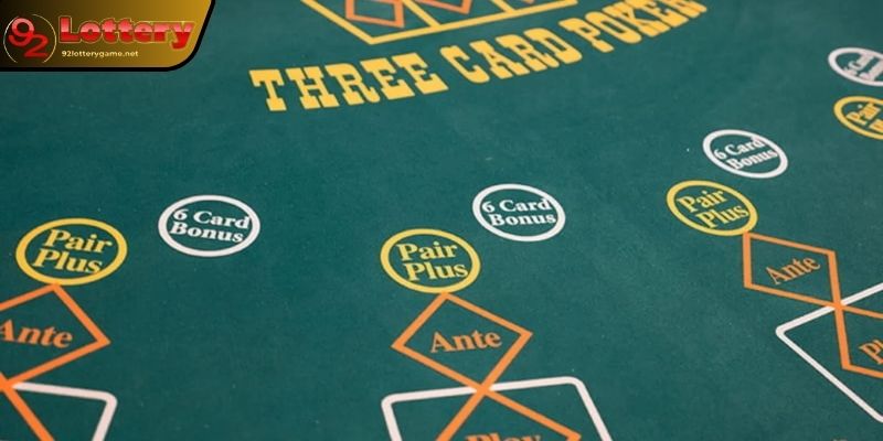 Luat-choi-va-cach-thuc-choi-Poker-3-La